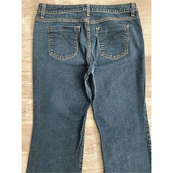 DKNY SOHO Petite Boot Cut Denim Jeans Women’s Size 14L - Picture 6 of 6